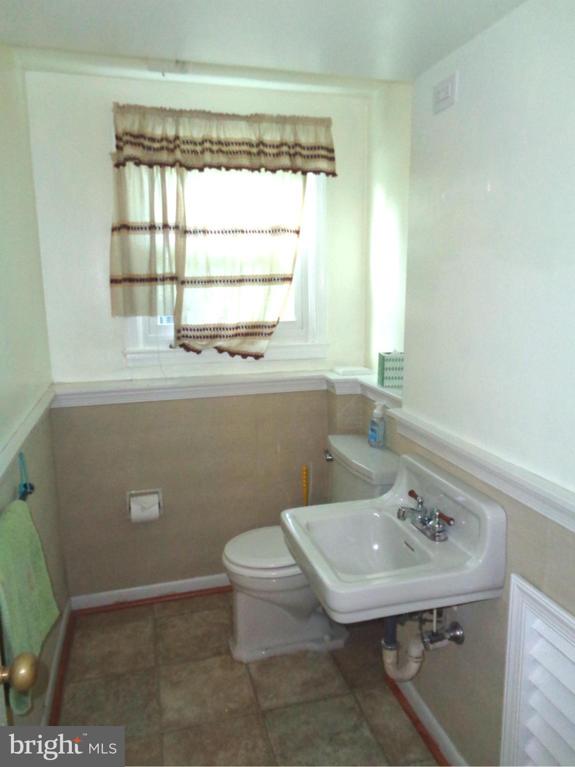 204 Meadowvale Road Lutherville-Timonium, MD 21093 - Photo 16 of 21 Bath