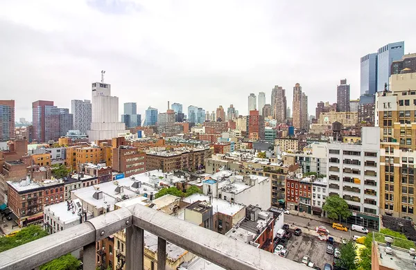 $3,600 | 350 West 51st Street, Unit 16F | Hell's Kitchen