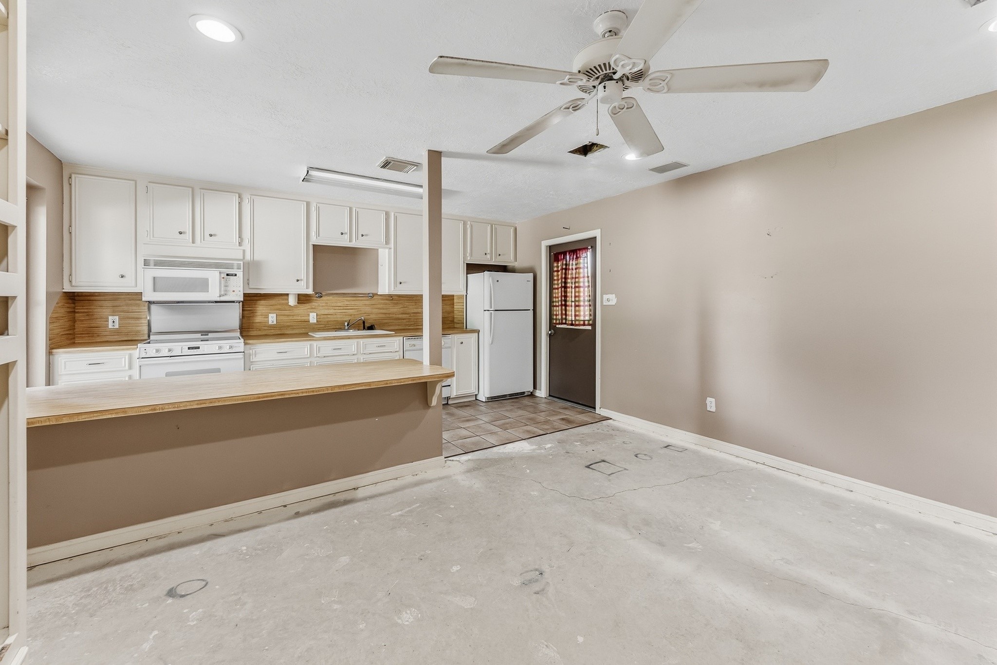 1726 Interstate 45 Huntsville, TX 77320 - Photo 47 of 49