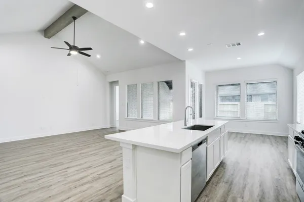 $3,000 | 3003 Lago Costa Drive, Texas City, TX 77568