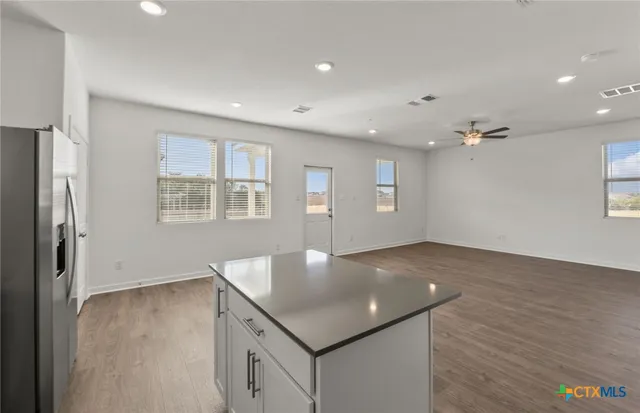 $275,000 | 109 Green Berets Bend, Jarrell, TX 76537