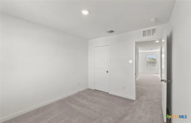 $275,000 | 109 Green Berets Bend, Jarrell, TX 76537