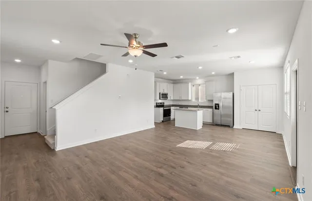 $275,000 | 109 Green Berets Bend, Jarrell, TX 76537