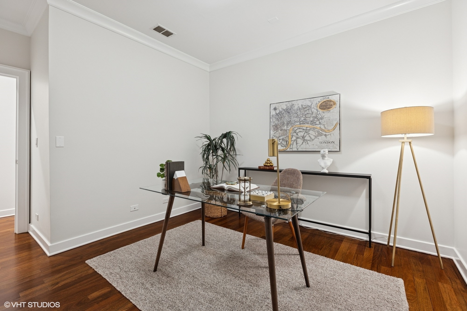 1035 West Monroe Street, Unit 1 Chicago, IL 60607 - Photo 15 of 27 a view of a workspace with furniture