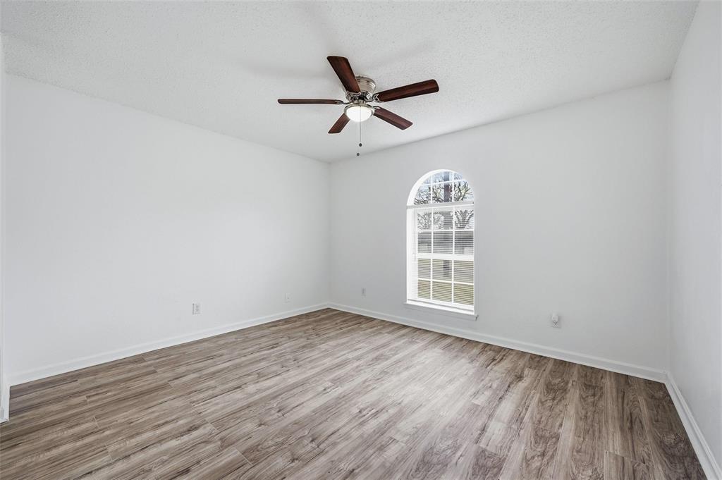 629 Chambers Street Denton, TX 76205 - Photo 8 of 17 Primary Bedroom