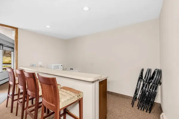 $160,000 | 7501 West 101st Street, Unit 320, Bloomington, MN 55438