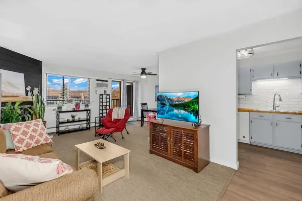 $160,000 | 7501 West 101st Street, Unit 320, Bloomington, MN 55438