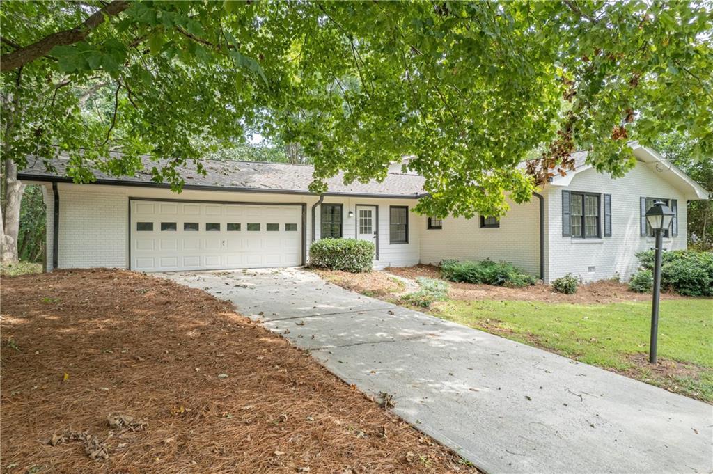 1586 Kings Road Marietta, GA 30062 - Photo 3 of 66