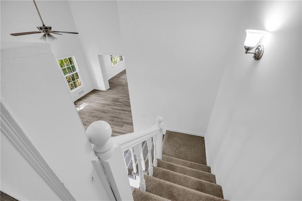 1586 Kings Road Marietta, GA 30062 - Photo 38 of 66 a view of entryway and hall