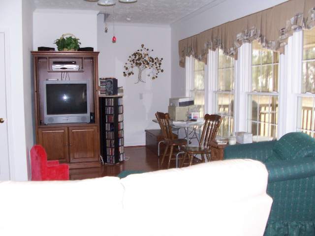 314 Crawford Road Gray Court, SC 29645 - Photo 3 of 9