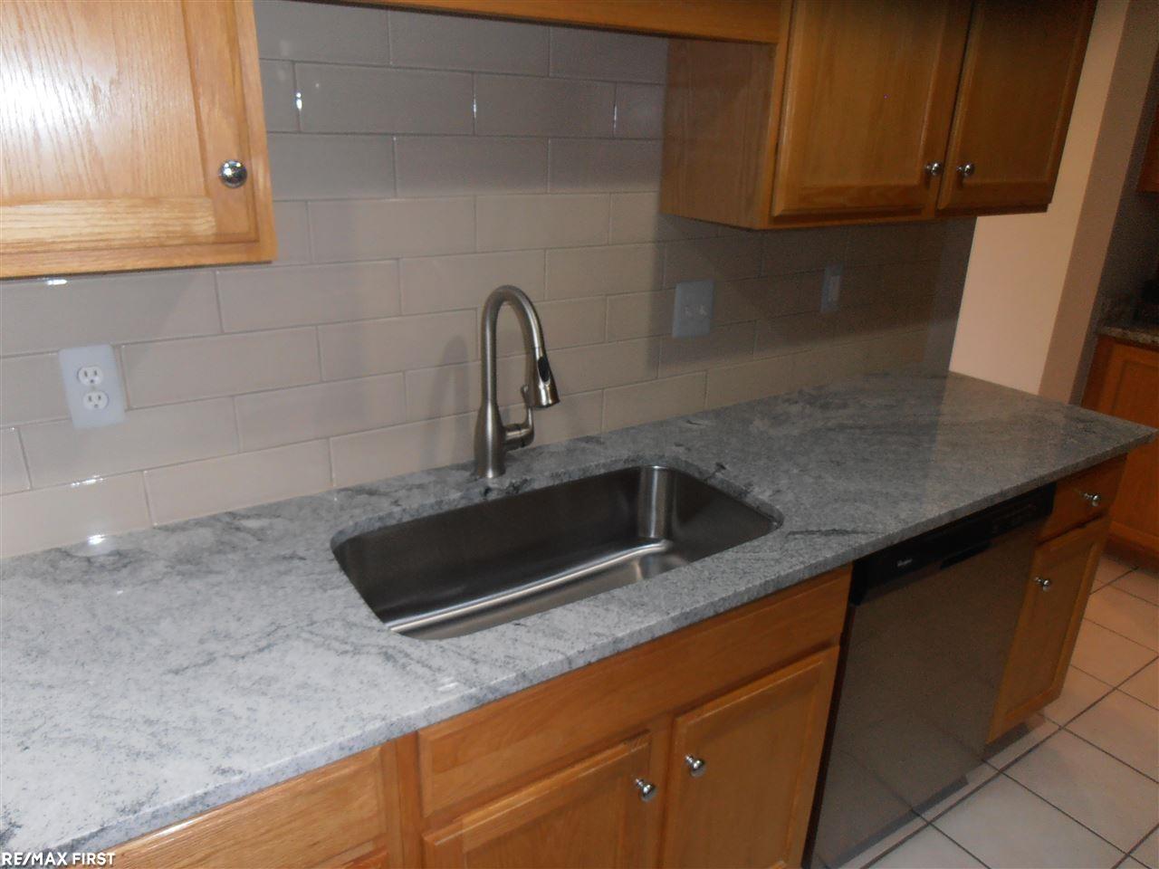 50163 Decook Court, Unit 113 Macomb, MI 48044 - Photo 11 of 23