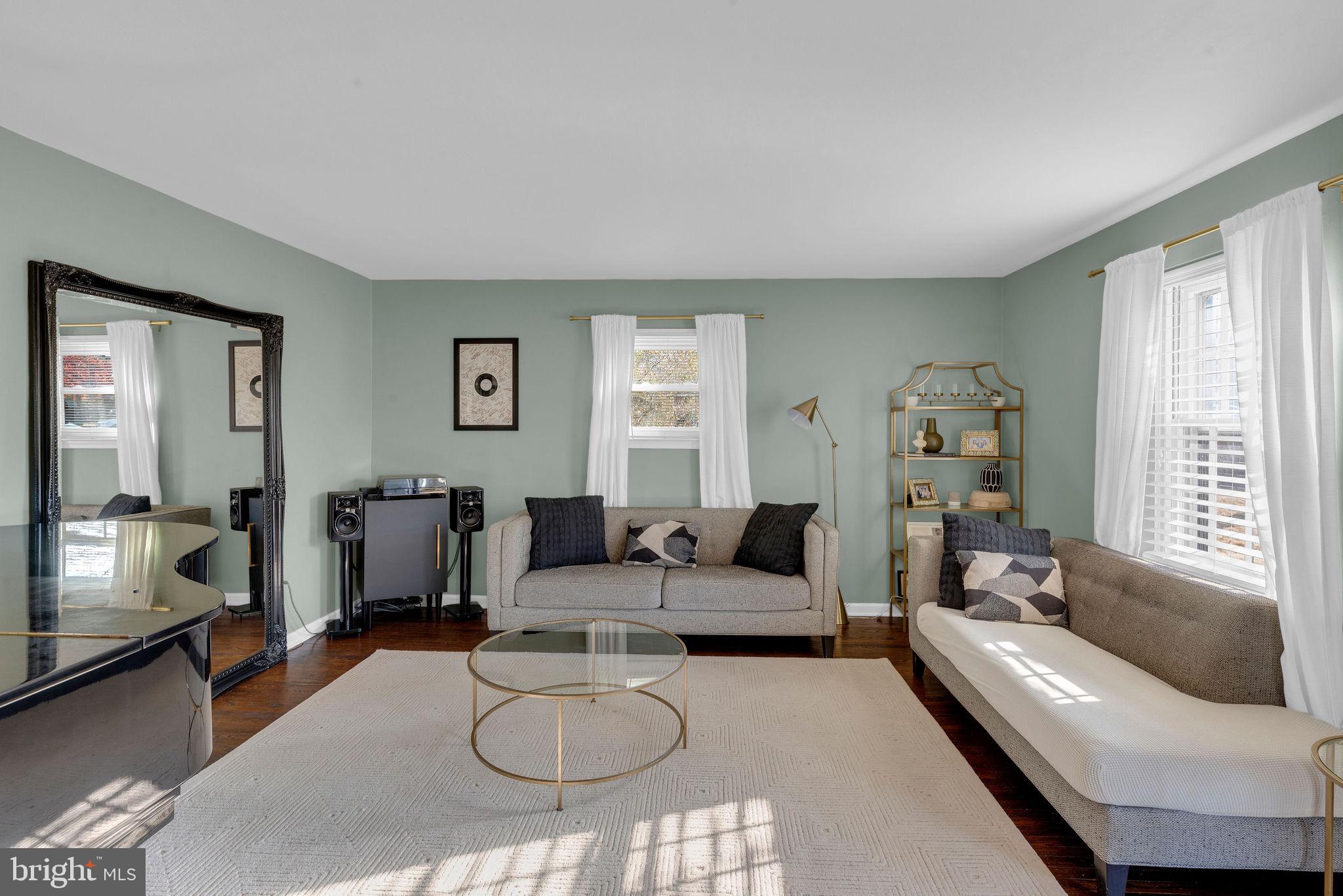 58 Valley View Road Chalfont, PA 18914 - Photo 3 of 35 Living Room