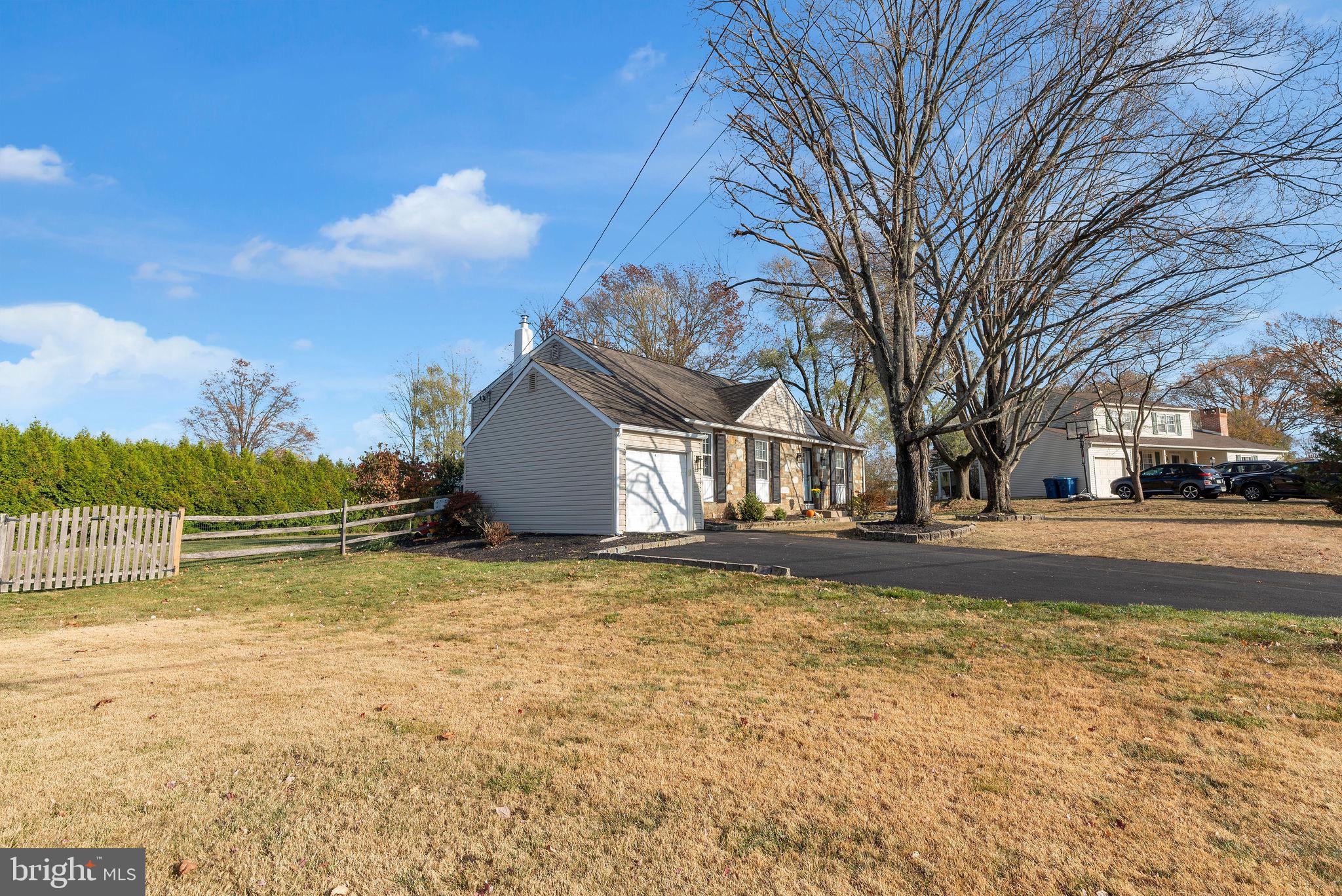 58 Valley View Road Chalfont, PA 18914 - Photo 31 of 35 Side Yard