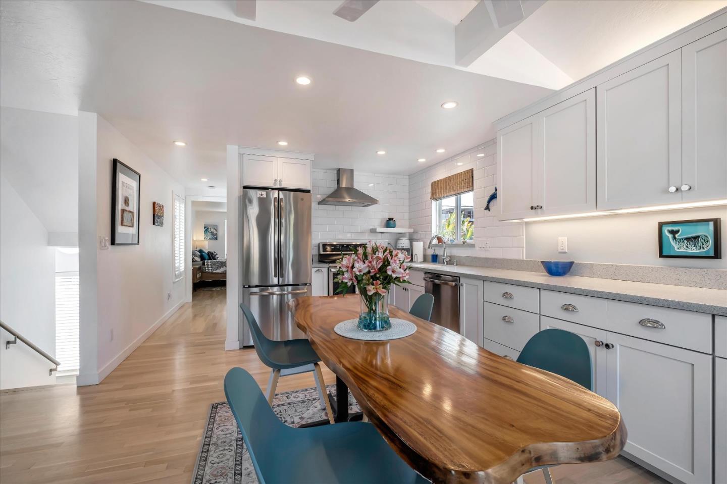 120 Stephen Road Aptos, CA 95003 - Photo 9 of 39 Gallery Image 9