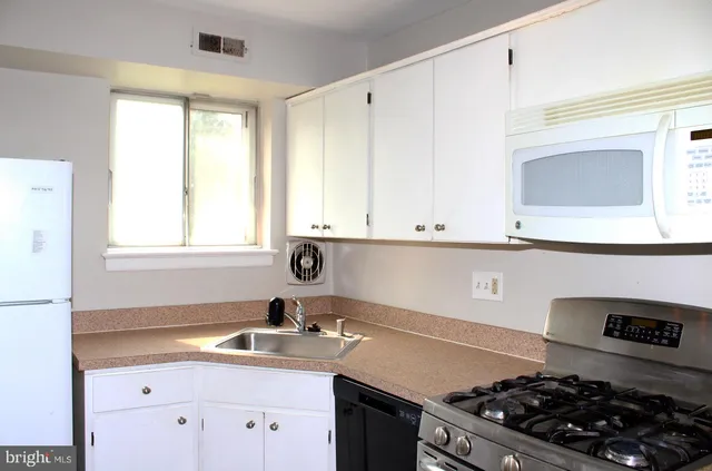 $165,000 | 11402 Cherry Hill Road, Unit 103, Beltsville, MD 20705