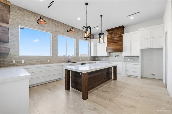 $599,900 | 21592 Breedlove Street, Harlingen, TX 78550