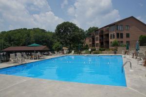 610 Monte Vista Road, Unit 705 Union Hall, VA 24176 - Photo 16 of 74 Coomunity Pool!