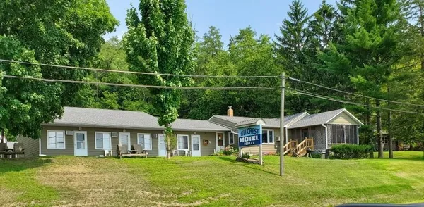 $595,000 | 240 Highway 35, Alma, WI 54610