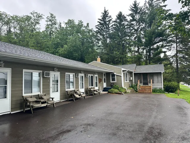$649,000 | 240 Highway 35, Alma, WI 54610
