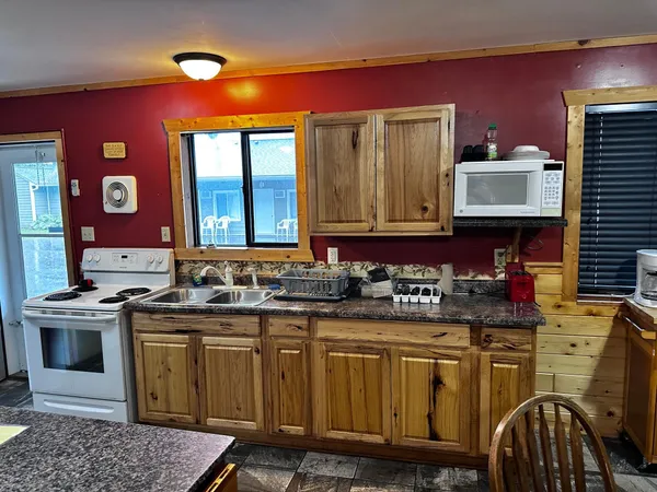 $595,000 | 240 Highway 35, Alma, WI 54610