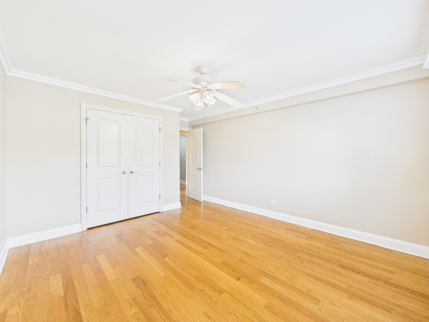 2210 South Goebbert Road, Unit 226 Arlington Heights, IL 60005 - Photo 25 of 49 Gallery Image 25