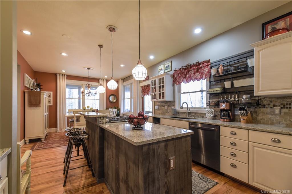 187 Thistle Ridge Clyde, NC 28721 - Photo 3 of 36