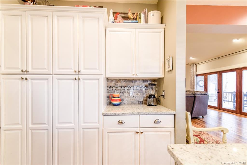 187 Thistle Ridge Clyde, NC 28721 - Photo 6 of 36
