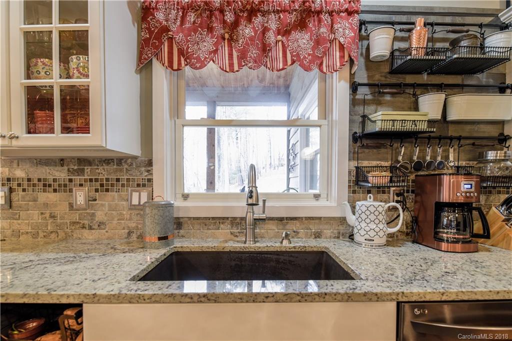 187 Thistle Ridge Clyde, NC 28721 - Photo 7 of 36
