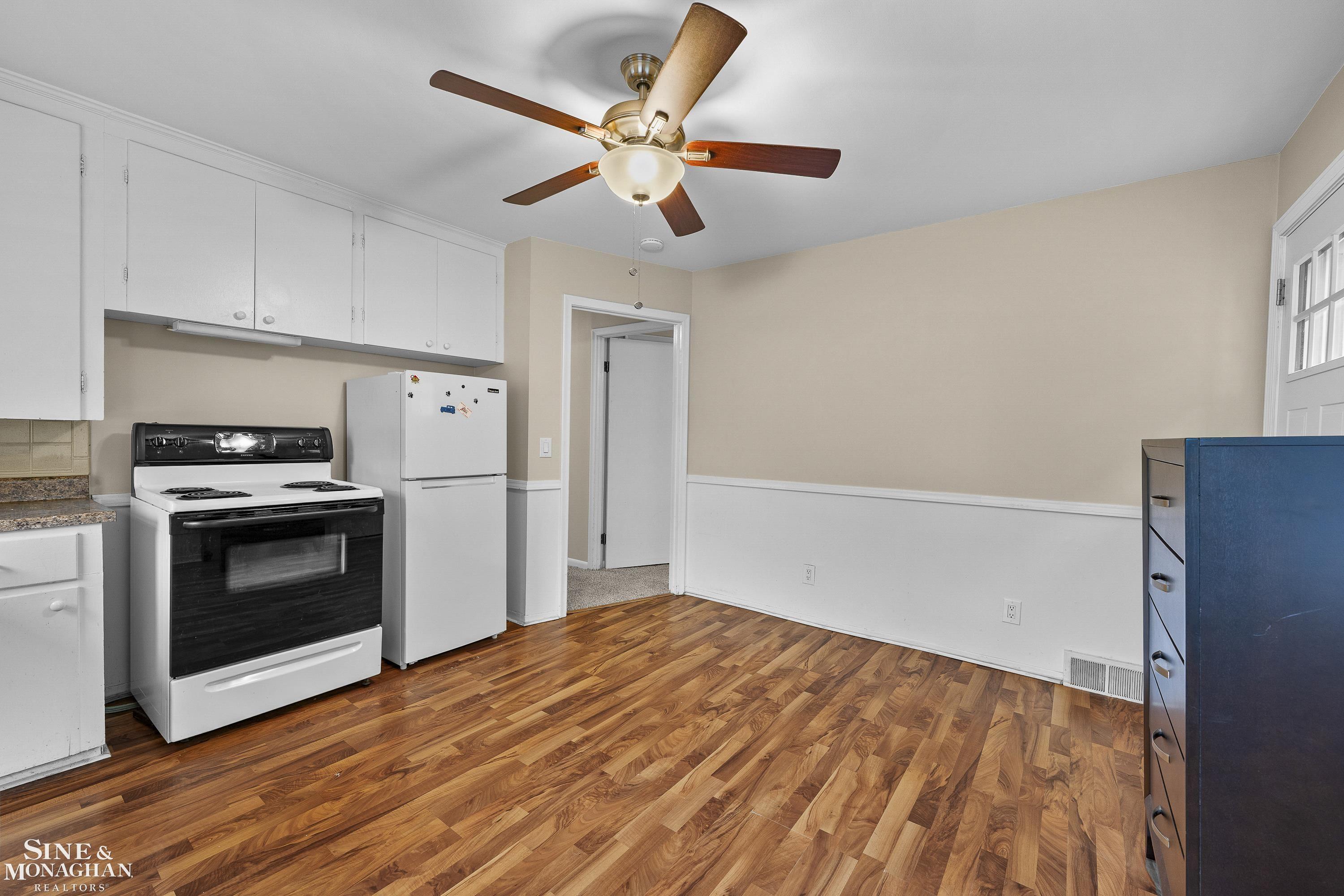 2126 Ridgemont Road Grosse Pointe Woods, MI 48236 - Photo 10 of 24