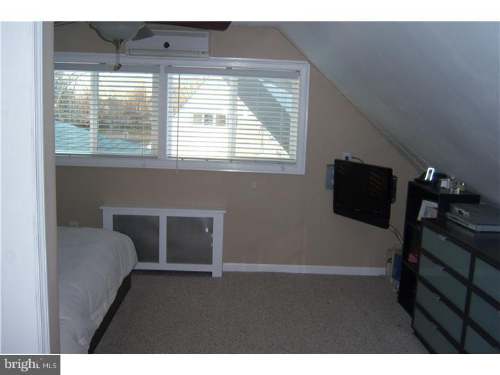 20 Indian Red Road Levittown, PA 19057 - Photo 24 of 25 Bedroom - Main