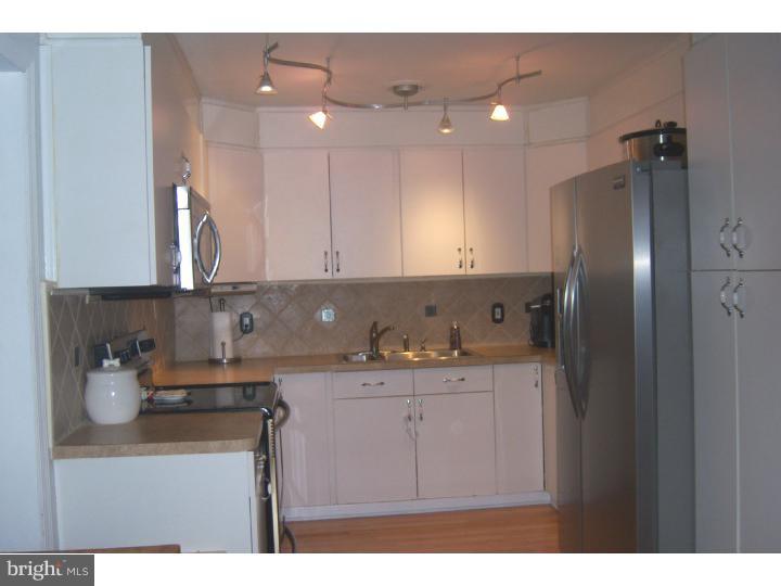 20 Indian Red Road Levittown, PA 19057 - Photo 4 of 25 Kitchen