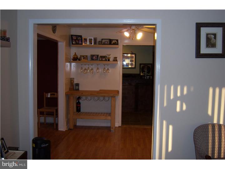 20 Indian Red Road Levittown, PA 19057 - Photo 10 of 25 Kitchen
