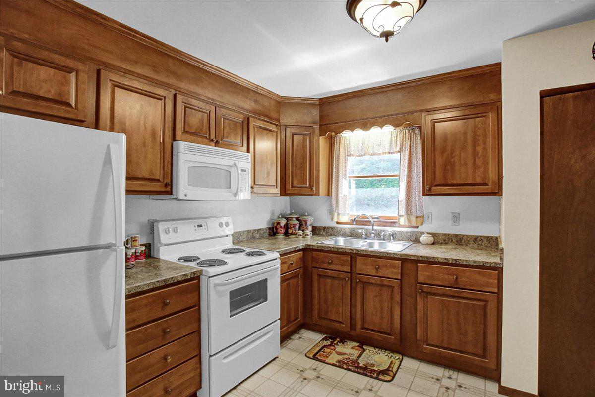 1117 Maple Grove Road Mohnton, PA 19540 - Photo 5 of 56 Gallery Image 5