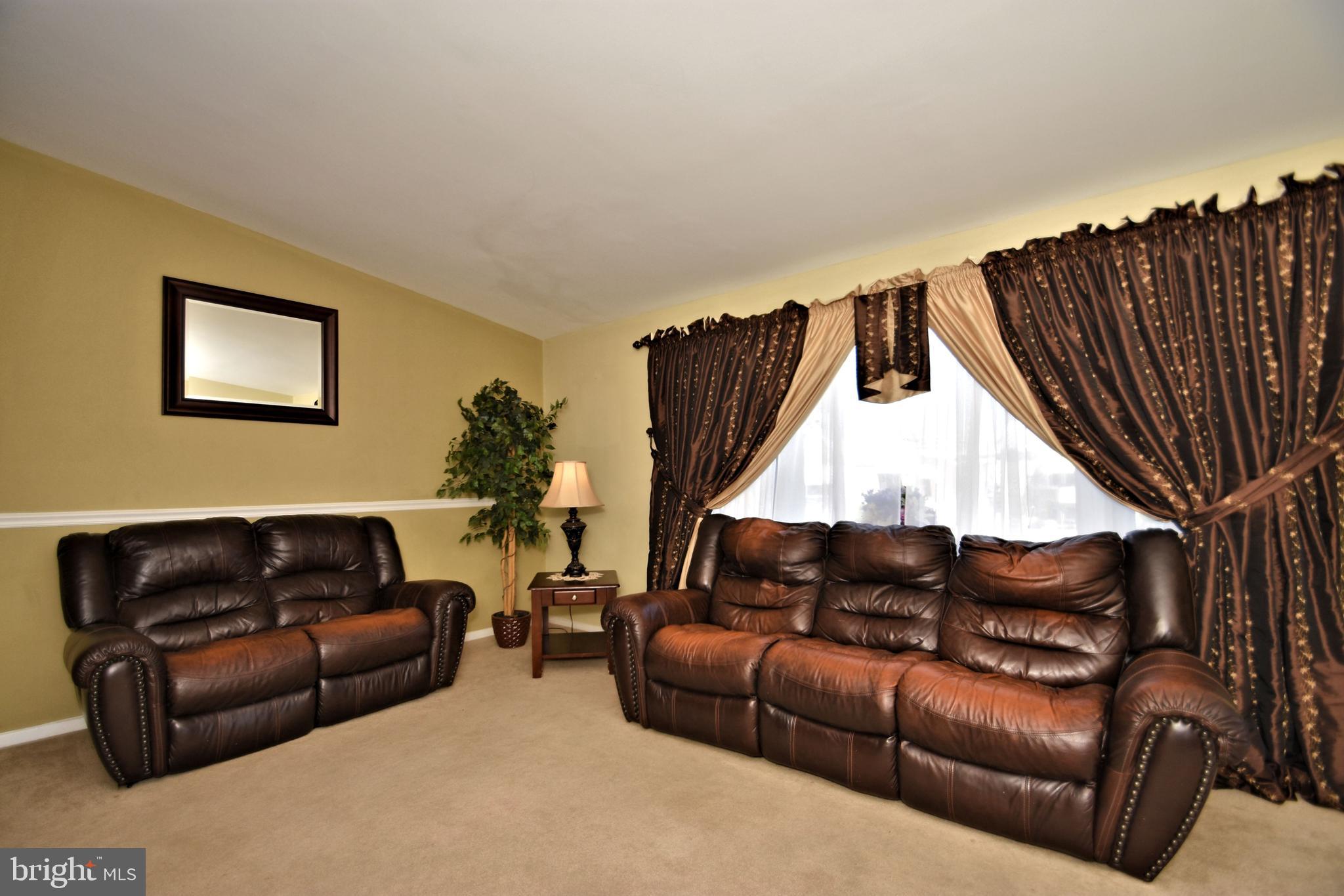 8909 Blue Grass Road Philadelphia, PA 19152 - Photo 8 of 58 Gallery Image 8