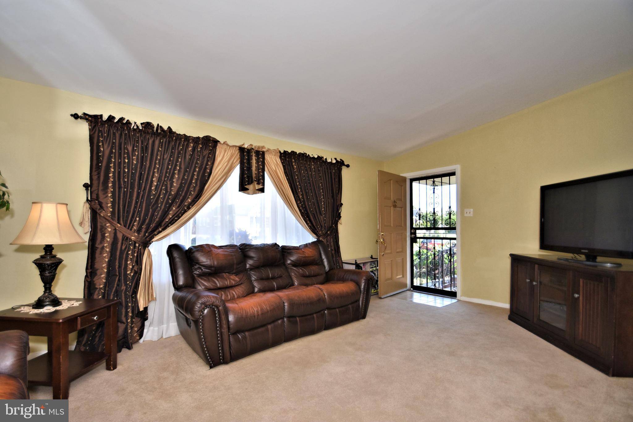 8909 Blue Grass Road Philadelphia, PA 19152 - Photo 9 of 58 Gallery Image 9