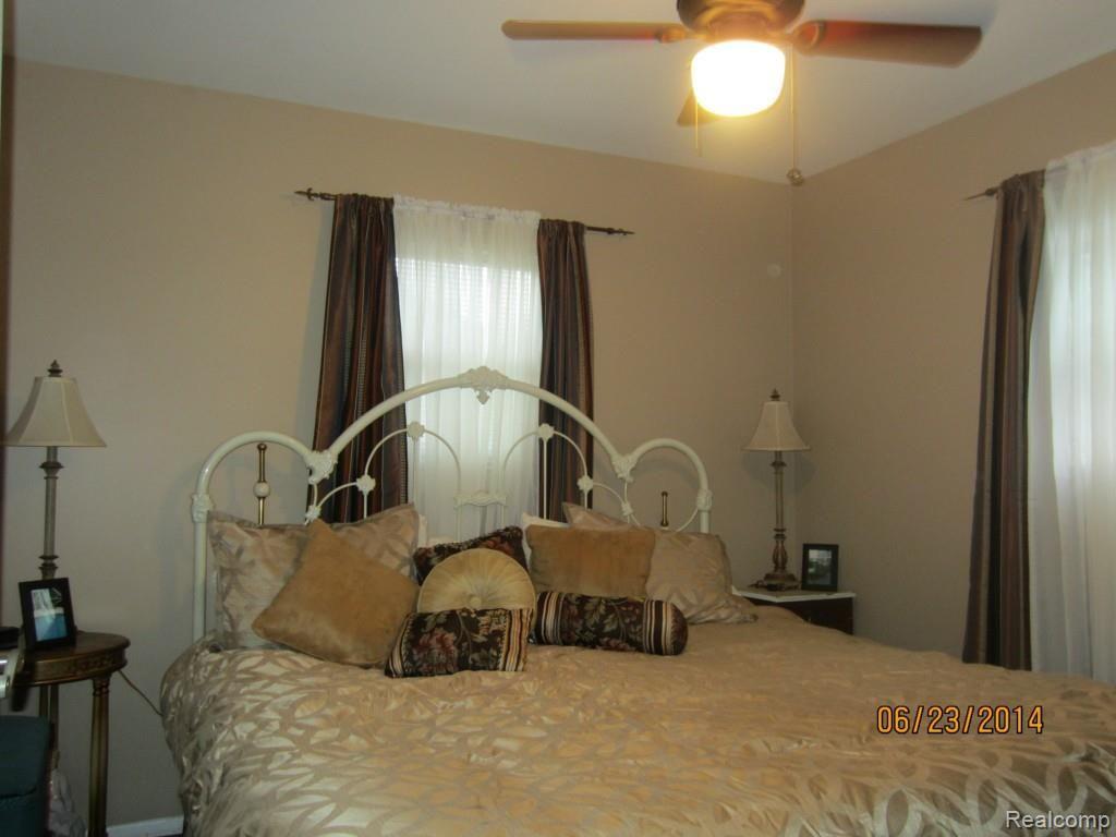 29062 Springstead Street Rockwood, MI 48173 - Photo 18 of 26 IMG_1873.jpg