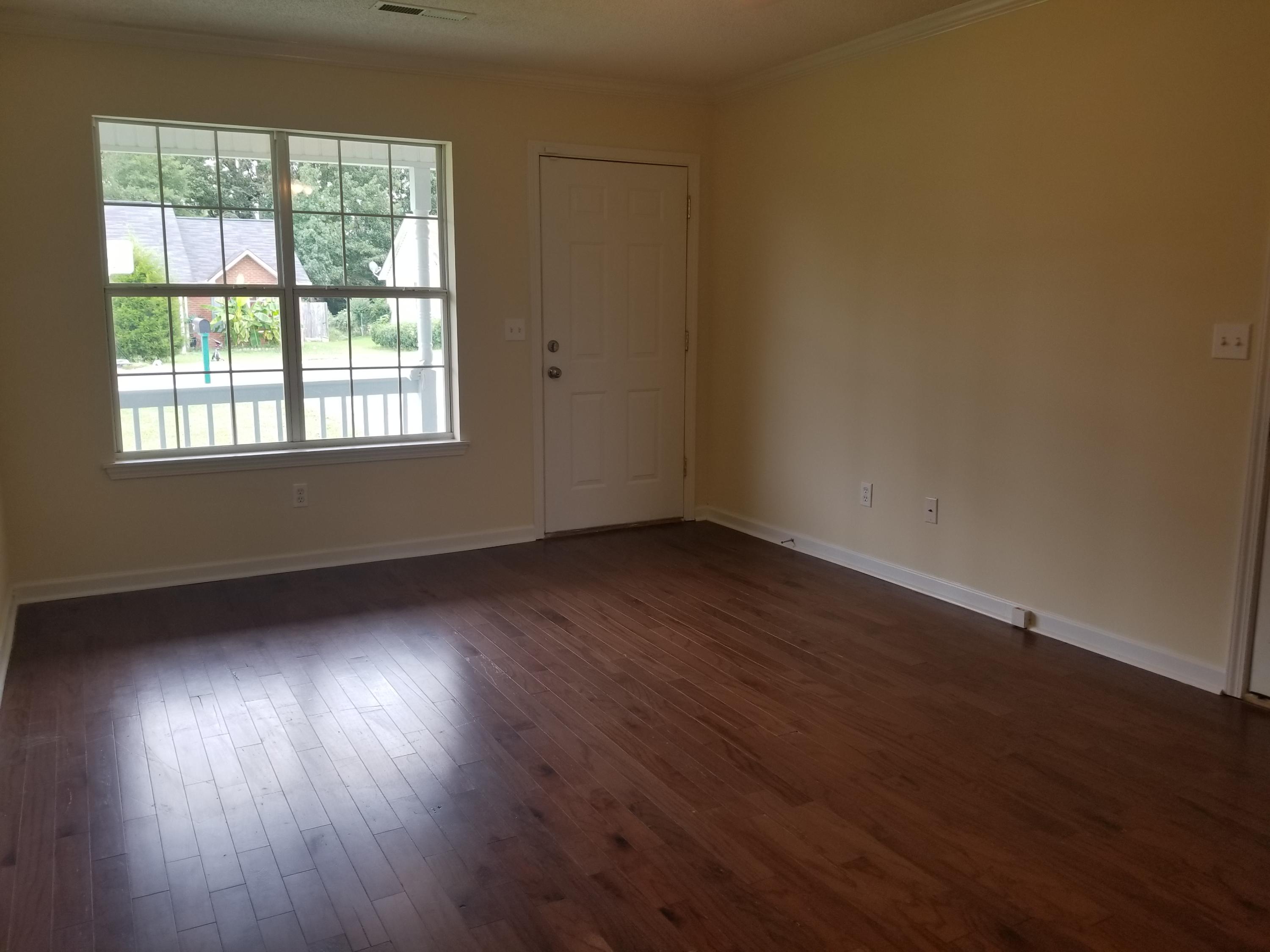 132 Beverly Drive Southwest Rome, GA 30165 - Photo 4 of 19 Living Room