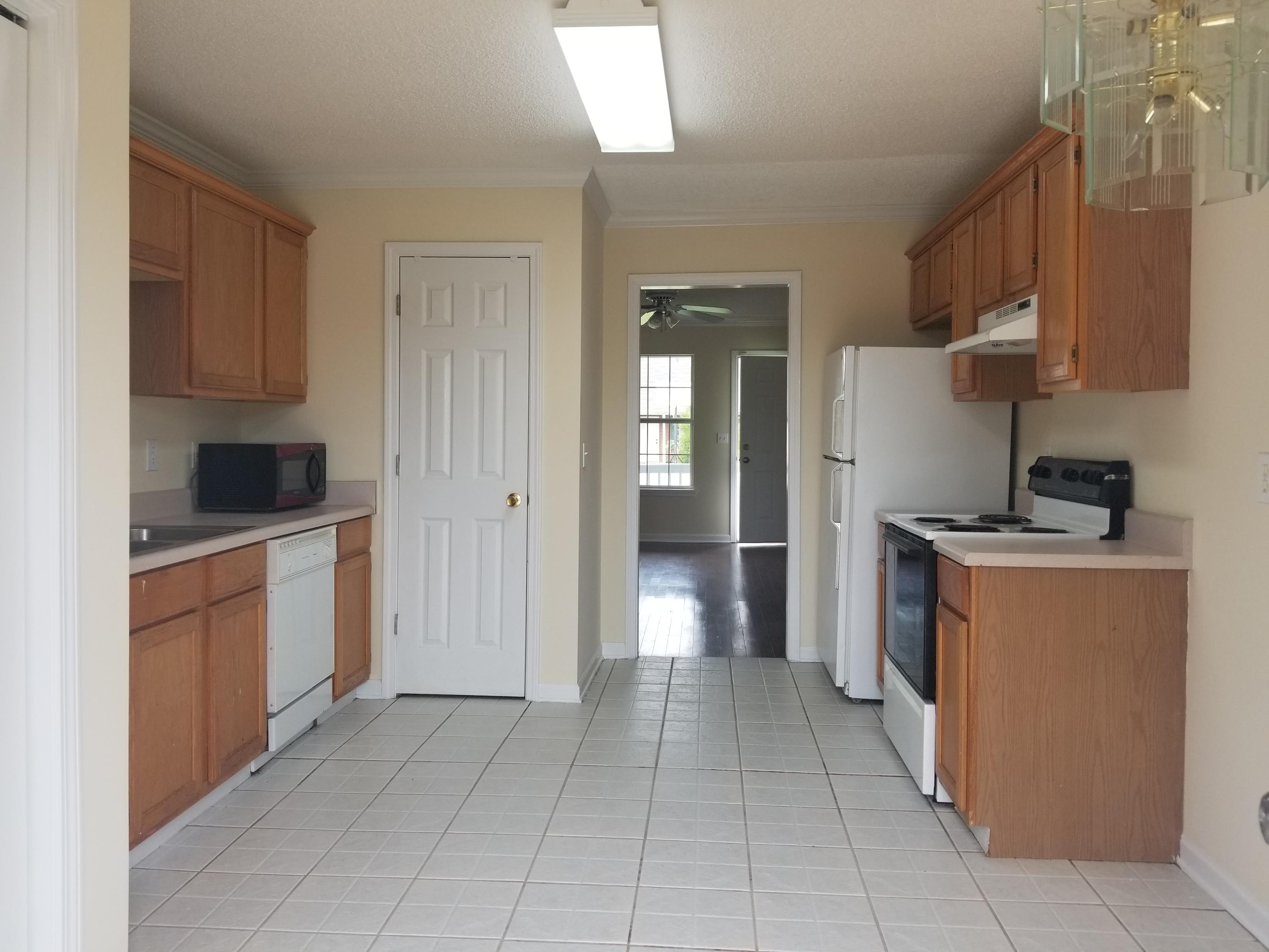 132 Beverly Drive Southwest Rome, GA 30165 - Photo 6 of 19 Kitchen