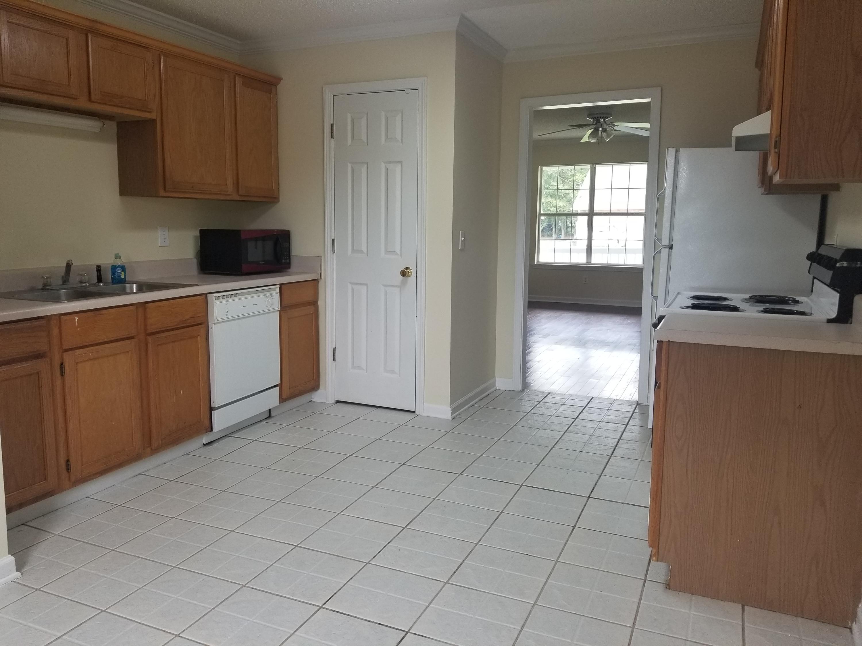 132 Beverly Drive Southwest Rome, GA 30165 - Photo 7 of 19 Kitchen