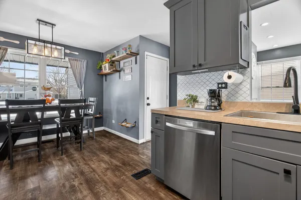 $314,900 | 20618 South Driftwood Drive, Frankfort, IL 60423