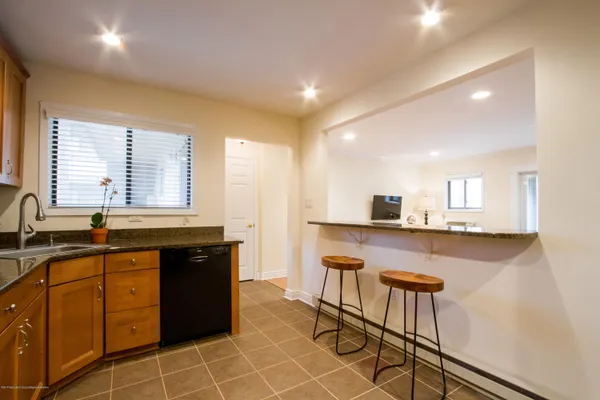$3,200 | 120 Lexington Court, Red Bank, NJ 07701