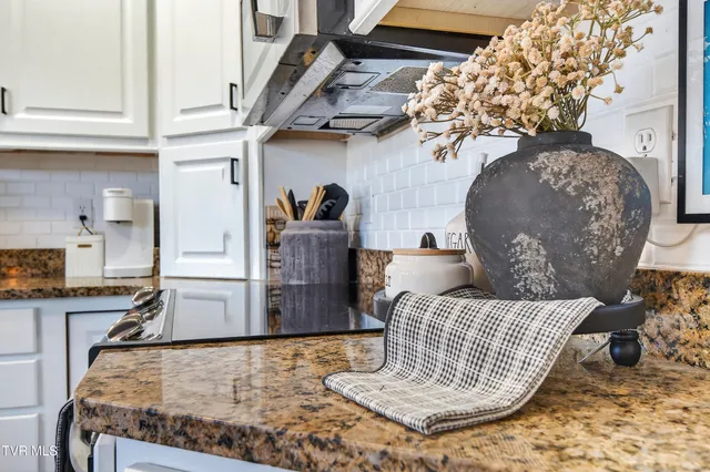 $564,900 | 18459 John Ashley Drive, Abingdon, VA 24211