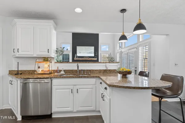 $540,000 | 18459 John Ashley Drive, Abingdon, VA 24211