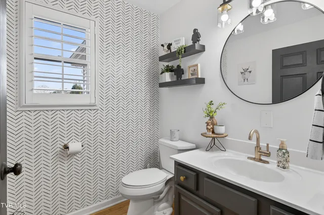 $564,900 | 18459 John Ashley Drive, Abingdon, VA 24211