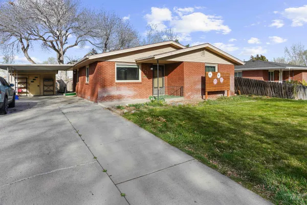$300,000 | 637 King Cir Drive, Twin Falls, ID 83301