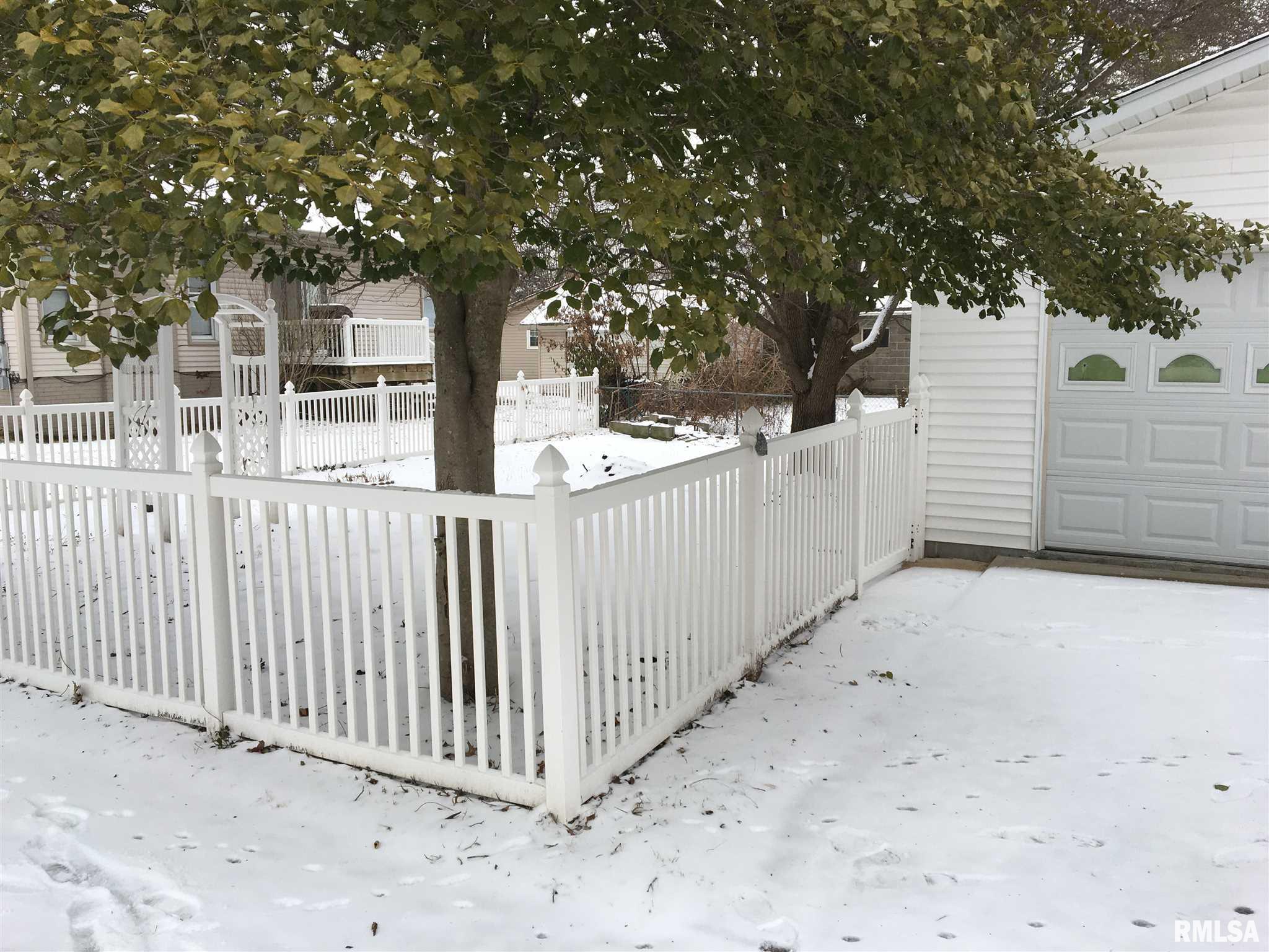 309 Mitchell Street Benton, IL 62812 - Photo 6 of 23 Gallery Image 6