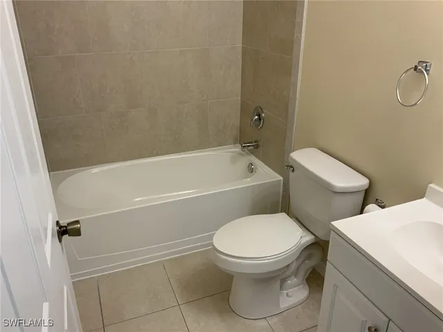 $1,625 | 542 Southeast 6th Place, Cape Coral, FL 33990