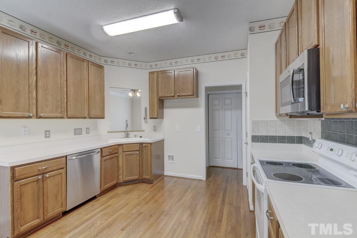 7023 Englehardt Drive Raleigh, NC 27617 - Photo 5 of 18 Gallery Image 5