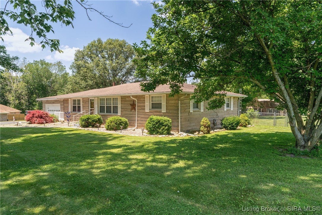 904 West Hancock Road Scottsburg, IN 47170 - Photo 3 of 28 Gallery Image 3