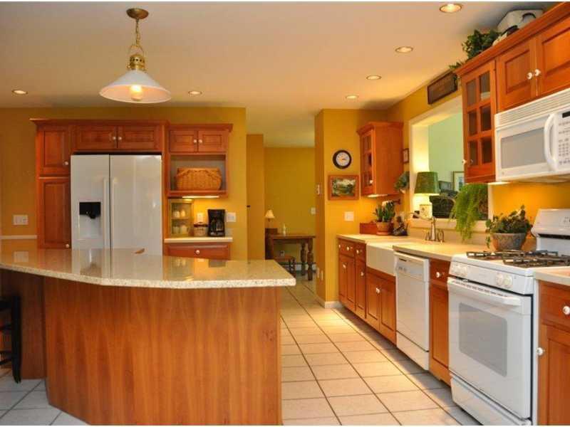 29 Brown Road Pownal, ME 04069 - Photo 7 of 31 Kitchen.